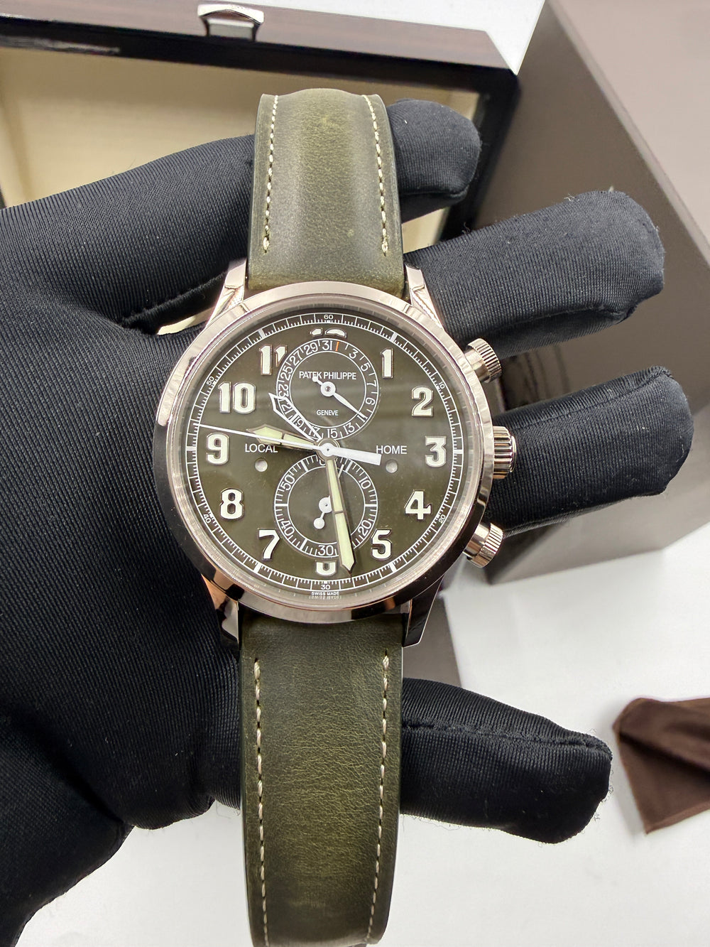 Patek Philippe Calatrava 5924G-010 Fresh New Dated 08-2026 “Green Dial”